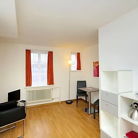 Appartamento In A Perfect Location - Stork 35 *