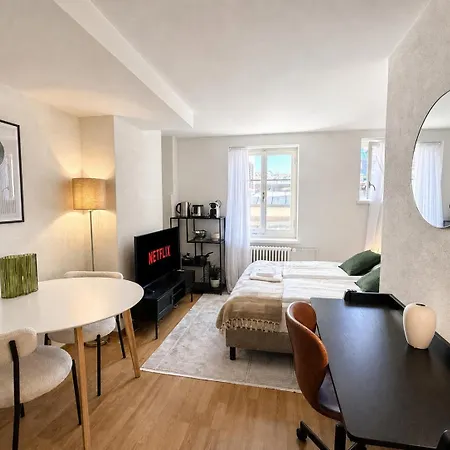 In A Perfect Location - Stork 35 ציריך